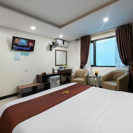 Quang Chung Hotel - 56 Le Van Thiem - By Bay Luxury 河内 外观 照片